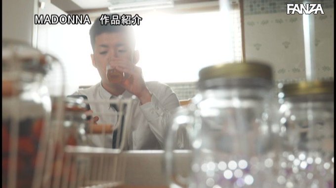 いつでも、どこでも、何度でも… 僕の新婚生活が崩壊するまで隣人に中出し搾精されて…。 北条麻妃 https://t.co/gy2Q5fWbrA