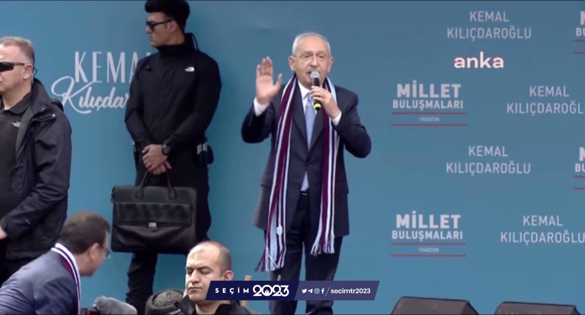 Regista (Regisstta) / Twitter