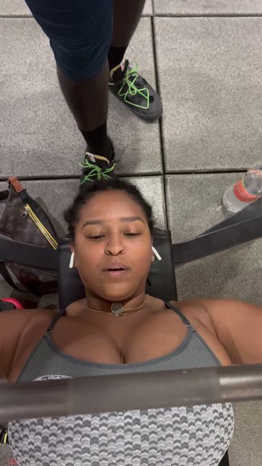 Titty Bouncing on the Bench 🏋🏾‍♀️ https://t.co/7i2w92abRq