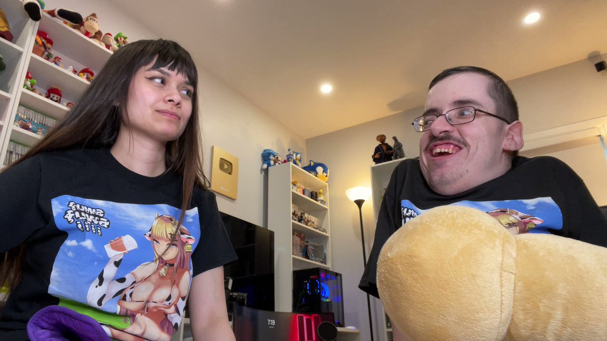 Ricky Berwick on Twitter "here comes the airplane"