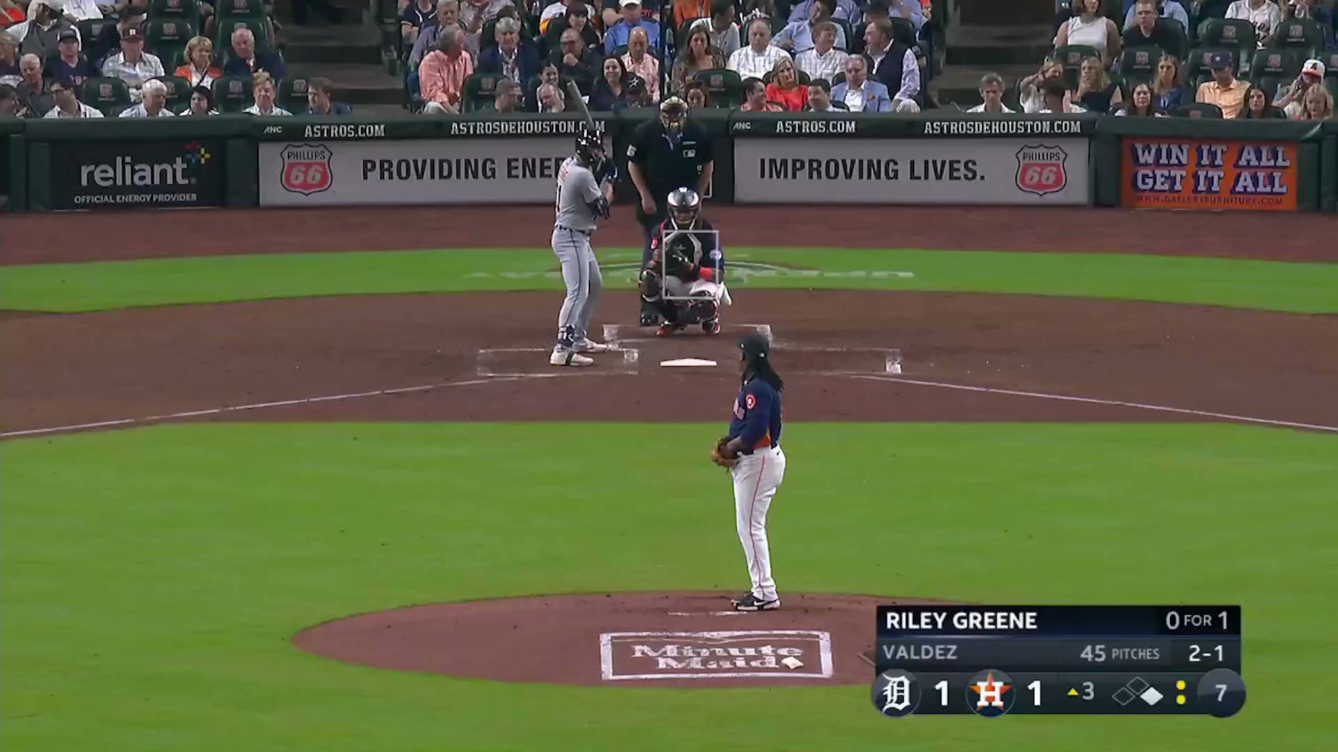 tigers-at-astros-twitter