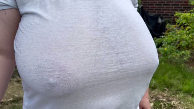 My neighbor was really chatty today….. #TittyTuesday https://t.co/NdtKGpnA7A
