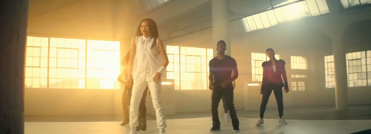RT @notgwendalupe: 10 years ago, Zendaya released 'Replay' https://t.co/DojsgQ3kiO