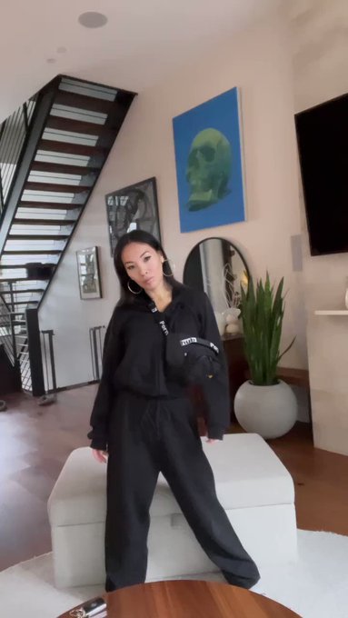 I have a perverse obsession for looking inside ppl’s bags. Maybe you do too. New @pornhub drop! https://t