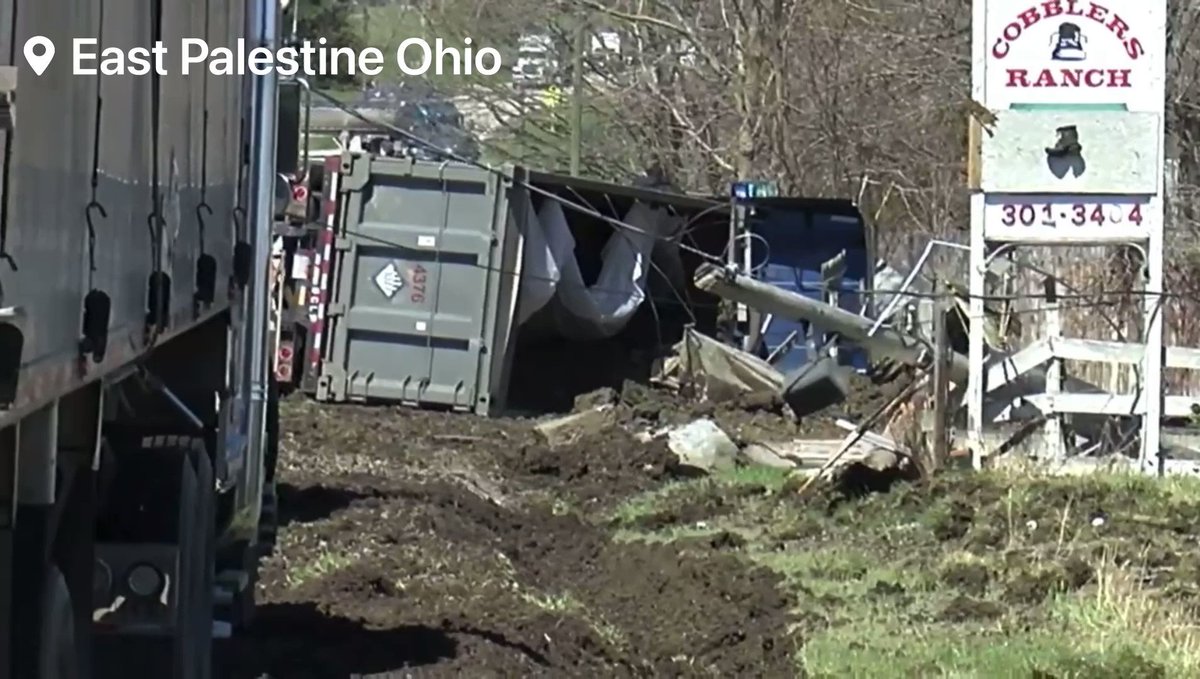 East Palestine toxic soil spills in crash….20,000 lbs…. 

https://twitter.com/rawsalerts/status/1645...