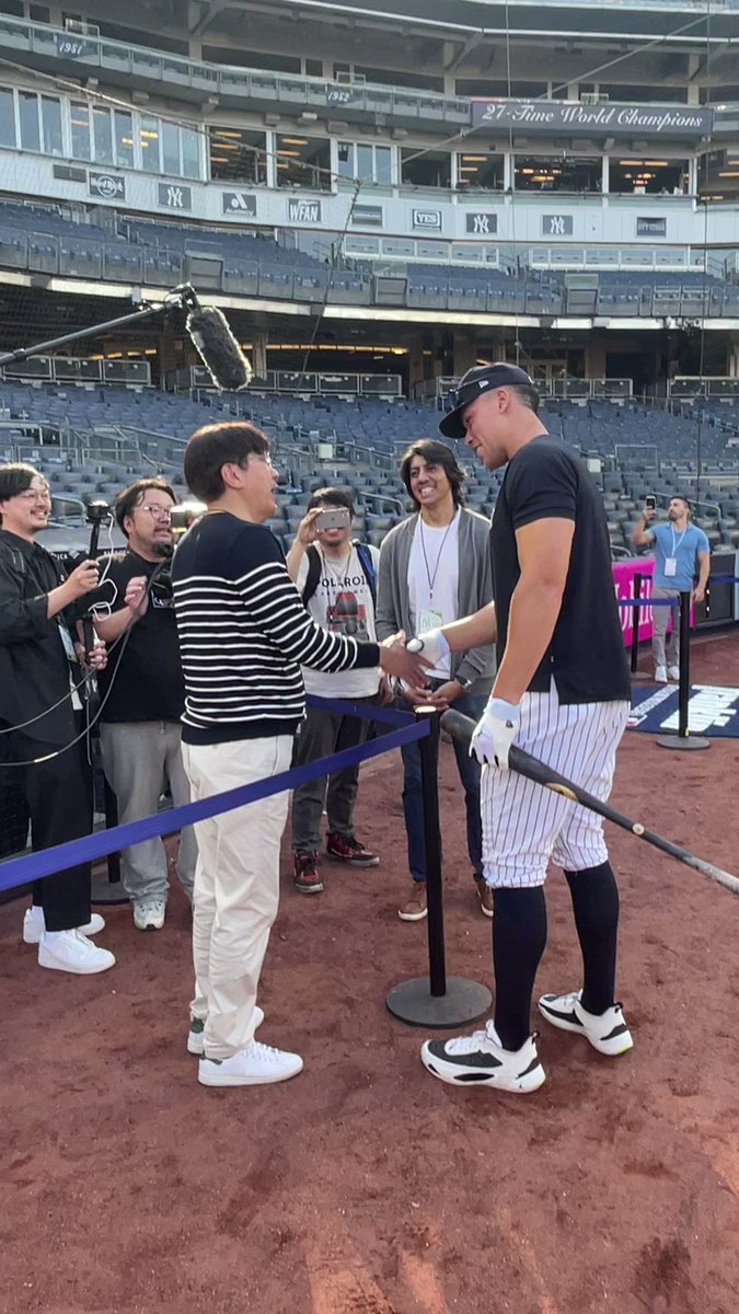 石橋貴明さんがヤンキースタジアムを訪問しジャッジやスタントン 石橋貴明さんがヤンキースタジアムを訪問しジャッジやスタントン