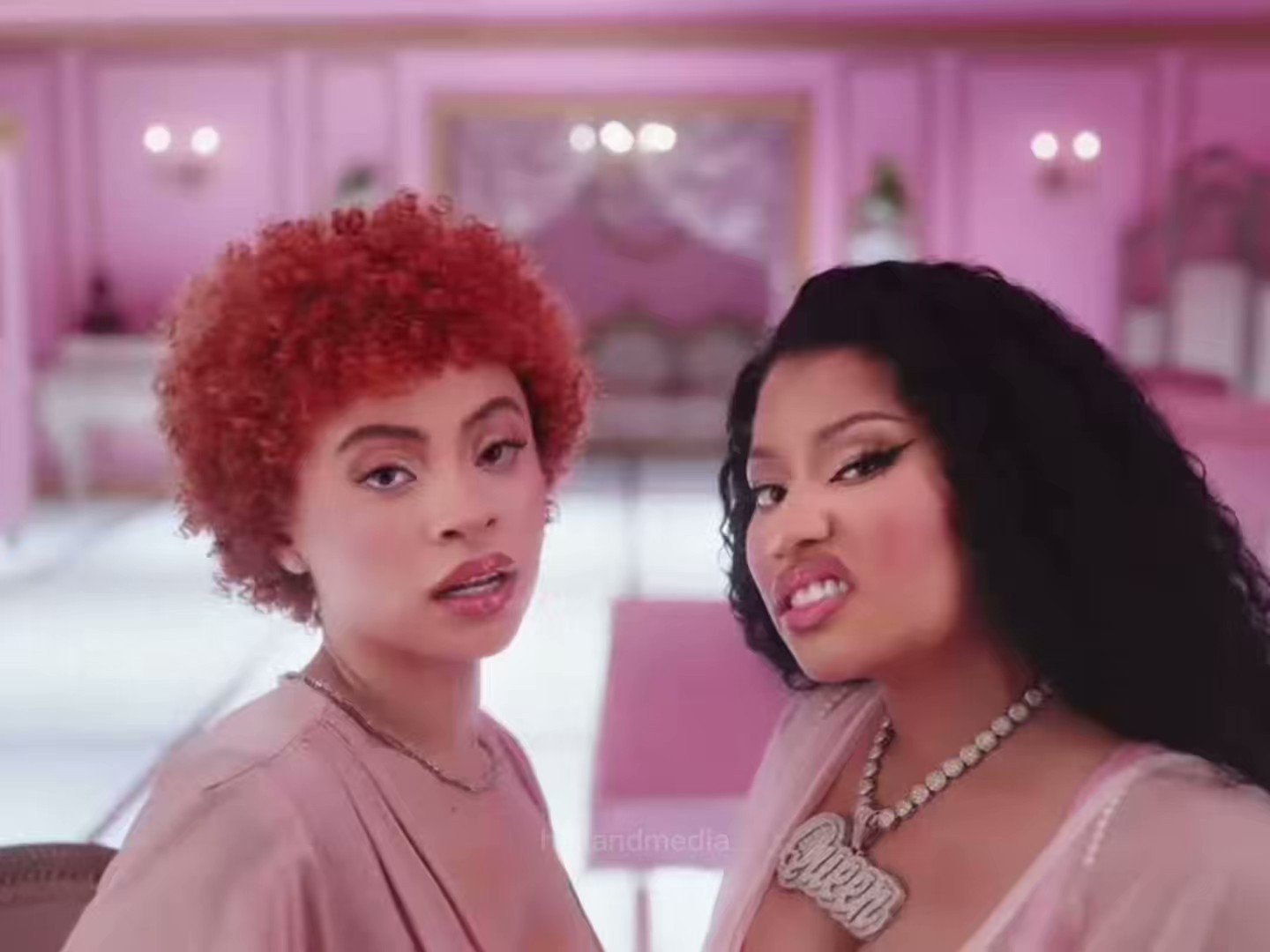 holland-media-on-twitter-nicki-did-the-feeling-myself-stare-again