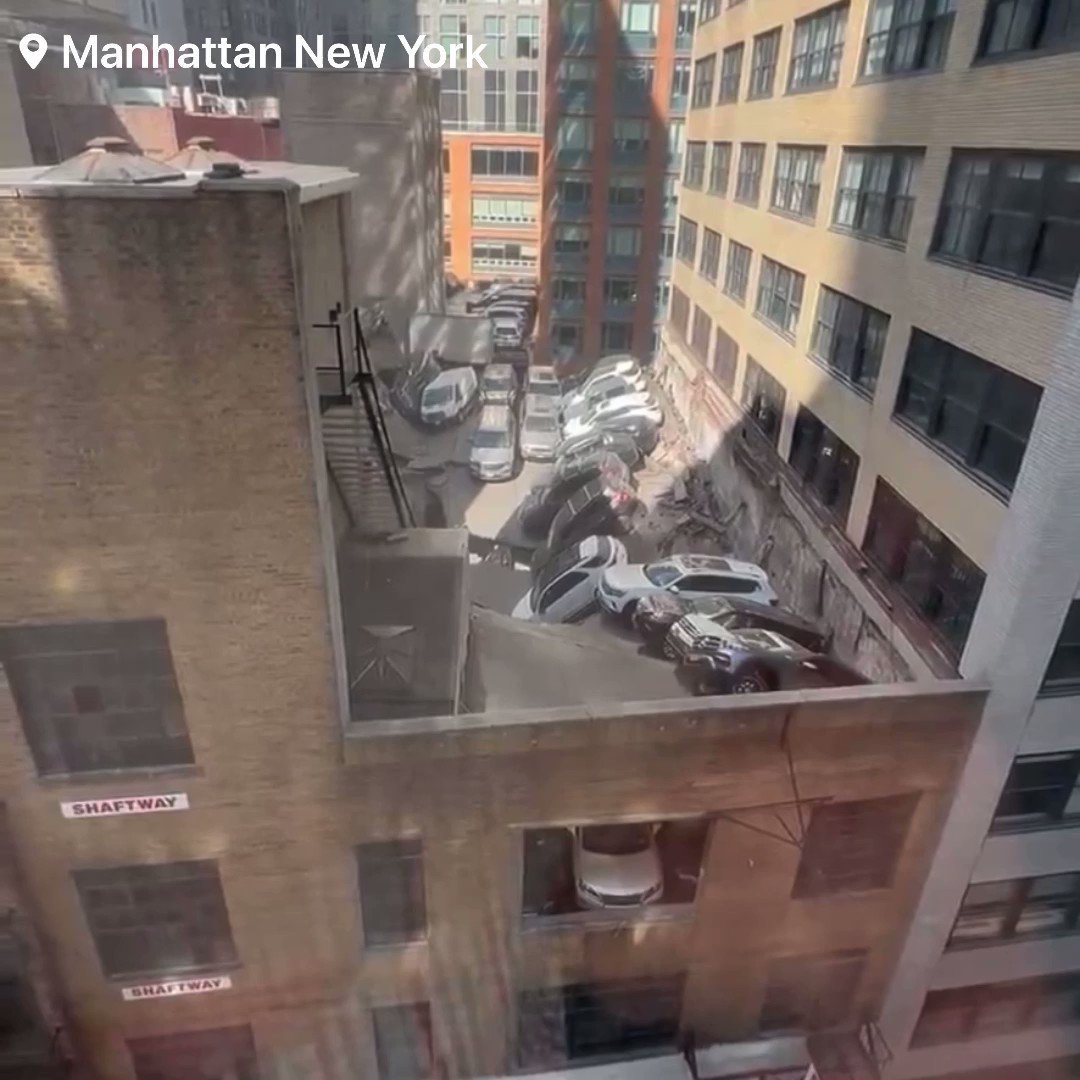Nick Sortor on Twitter: "🚨 #BREAKING: A parking garage has COLLAPSED