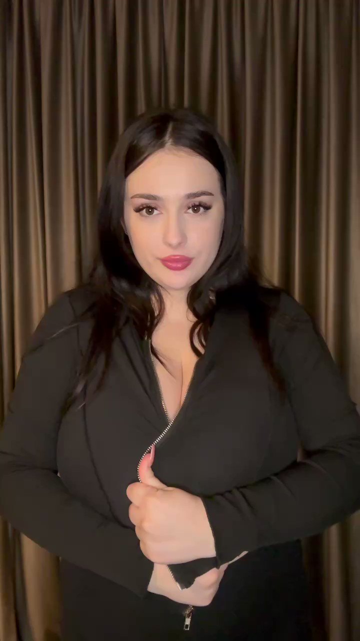 Sarah White on Twitter "Are you open for boobas?😋 https//t.co/2yzaEWpok5 https//t.co