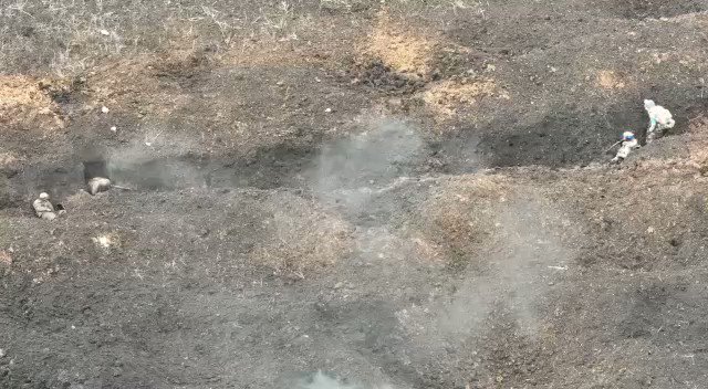 [分享] 烏克蘭92旅在巴哈姆特掃蕩一處俄方壕溝