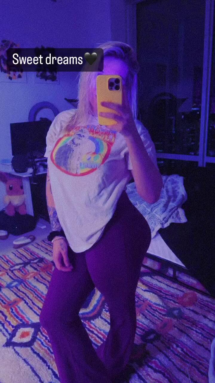 Eevie Aspen on Twitter "Goood night💜 https//t.co/vZ5fLpV420" / Twitter