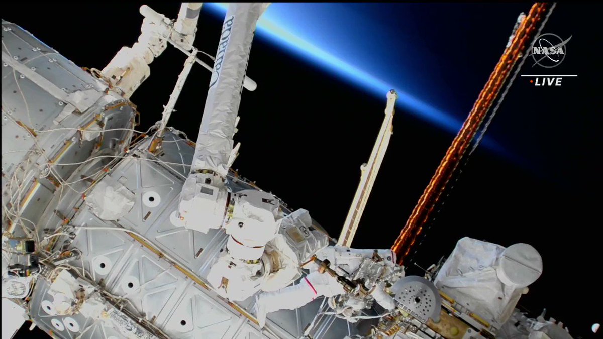 🇺🇸𝗢𝗹𝗱 𝗦𝘂𝗯𝗺𝗮𝗿𝗶𝗻𝗲𝗿⚓️ on Twitter: "RT @Space_Station: The Earth is