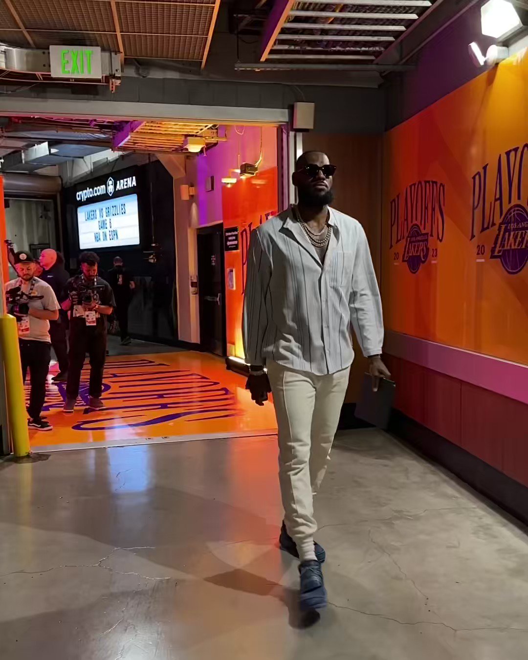 [情報] LBJ今天提早五小時到球場練球