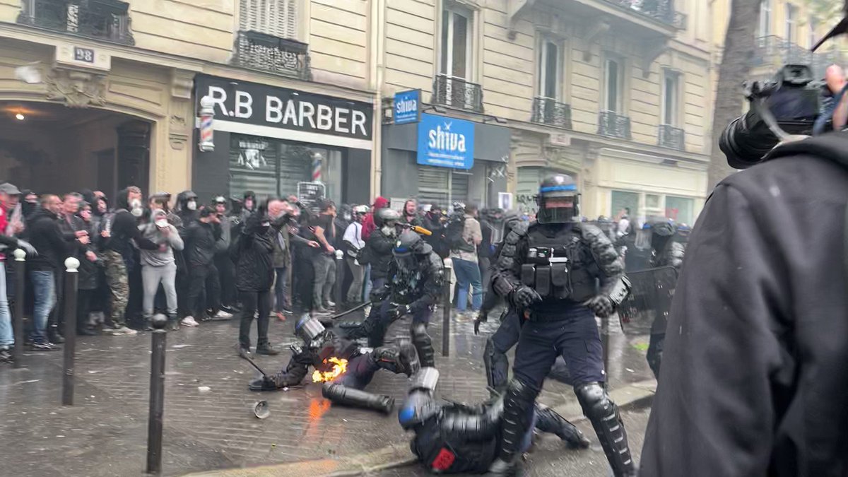 RT @TheInsiderPaper: MAY DAY PROTEST: Police on fire in Paris

https://t.co/Mu1rN1H3u2