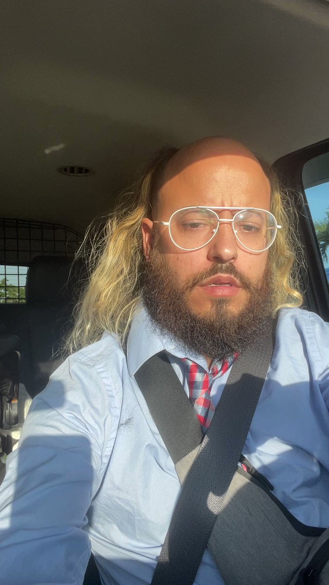 Goose Wayne on Twitter: “tonight we dine in my ass 💚 #kick”