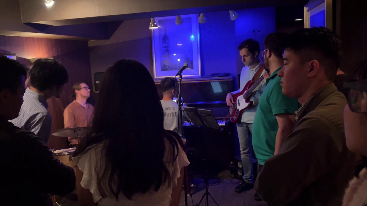 audrey-on-twitter-i-went-to-a-jazz-bar-in-tokyo-to-watch-the
