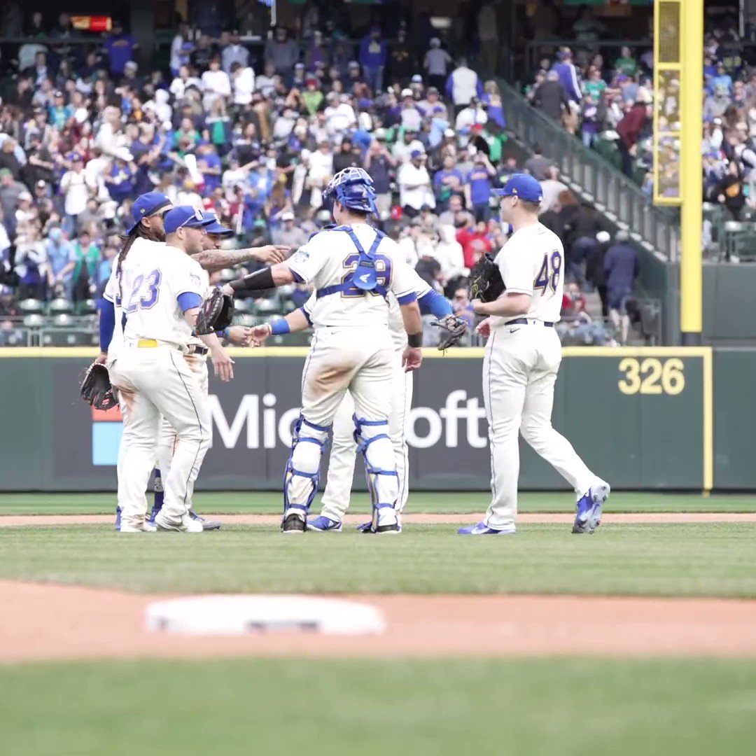 Seattle Mariners on X: Soaking up that series dub. #SeaUsRise   / X