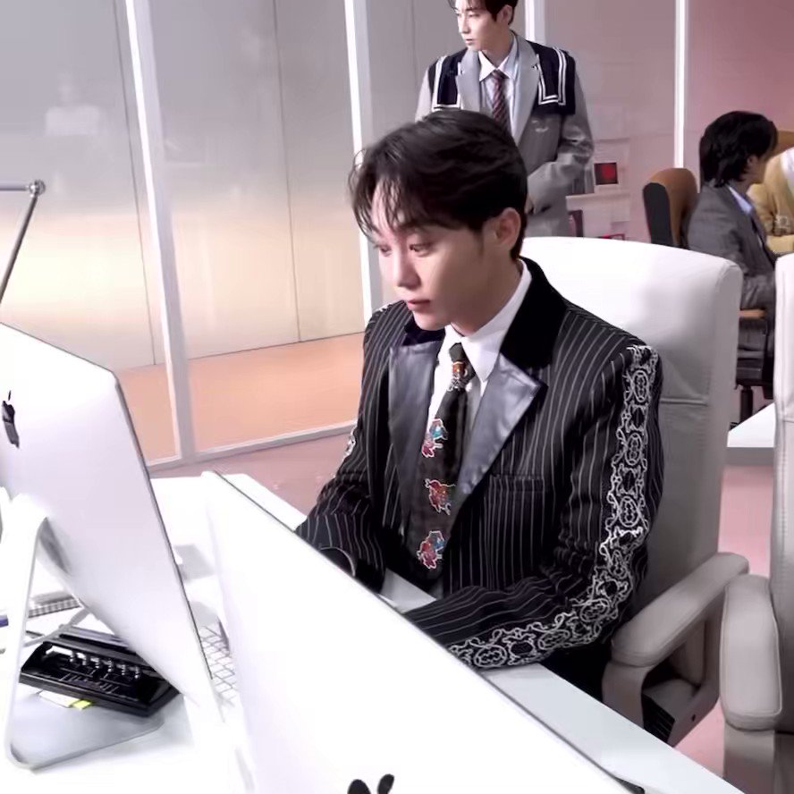 on twitter seungkwan is me pretending to work when im actually
