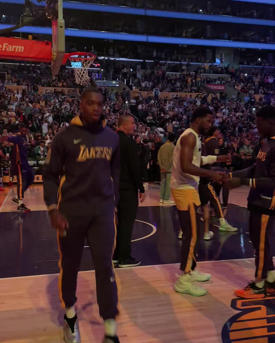 Los Angeles Lakers On Twitter Game On los-angeles-lakers-on-twitter-game-on