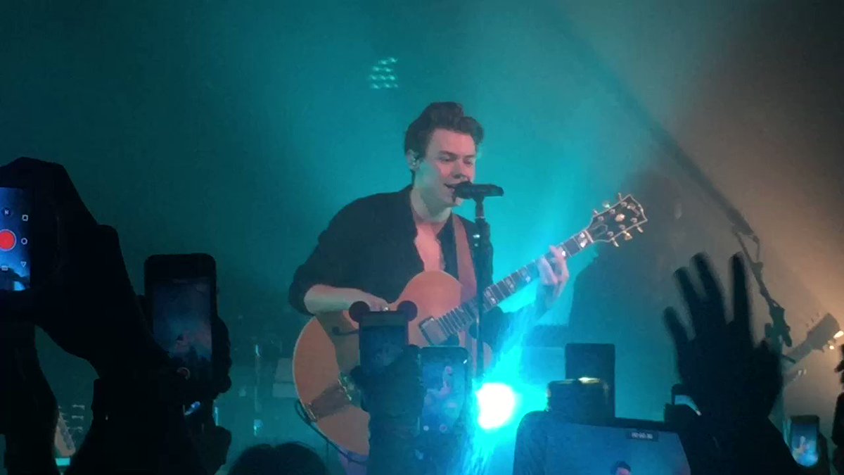 harry-styles-updates-on-twitter-6-years-ago-today-harry-performed