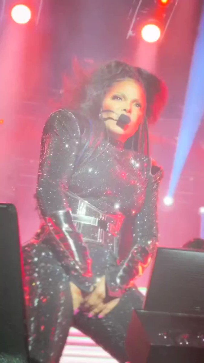 VH1 On Twitter Happy Birthday To The Woman Who Has Given Us ONLY Hits vh1-on-twitter-happy-birthday-to-the-woman-who-has-given-us-only-hits