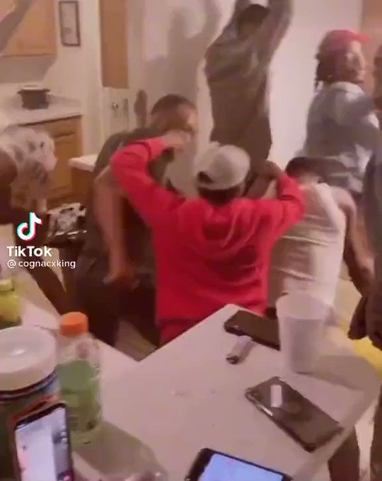 This really one of my favorite videos ever ? yellow shorts and jean jacket with the bag do it for me