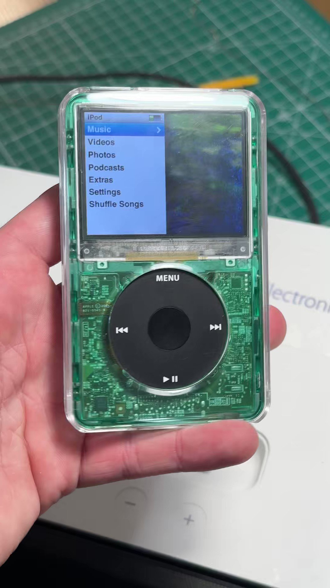 【動作品】〜激レア〜コラボiPod 激レア未使用〜コラボiPod - メルカリ