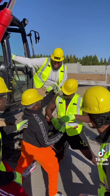 Kyng El’s pics and videos