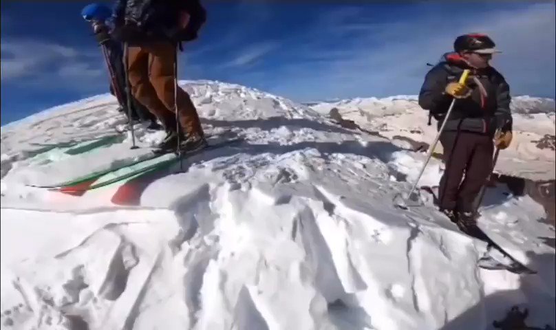 RT @PeeperNews: Skier snags a rock trying to ski down a 1000 ft slope in Aspen, CO https://t.co/oEmlFfSmba