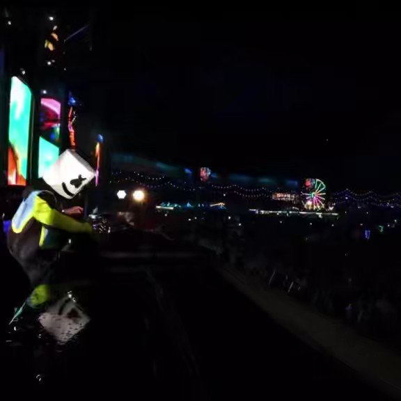 Marshmello On Twitter The Rain Was Messing With The Touch Screen On marshmello-on-twitter-the-rain-was-messing-with-the-touch-screen-on
