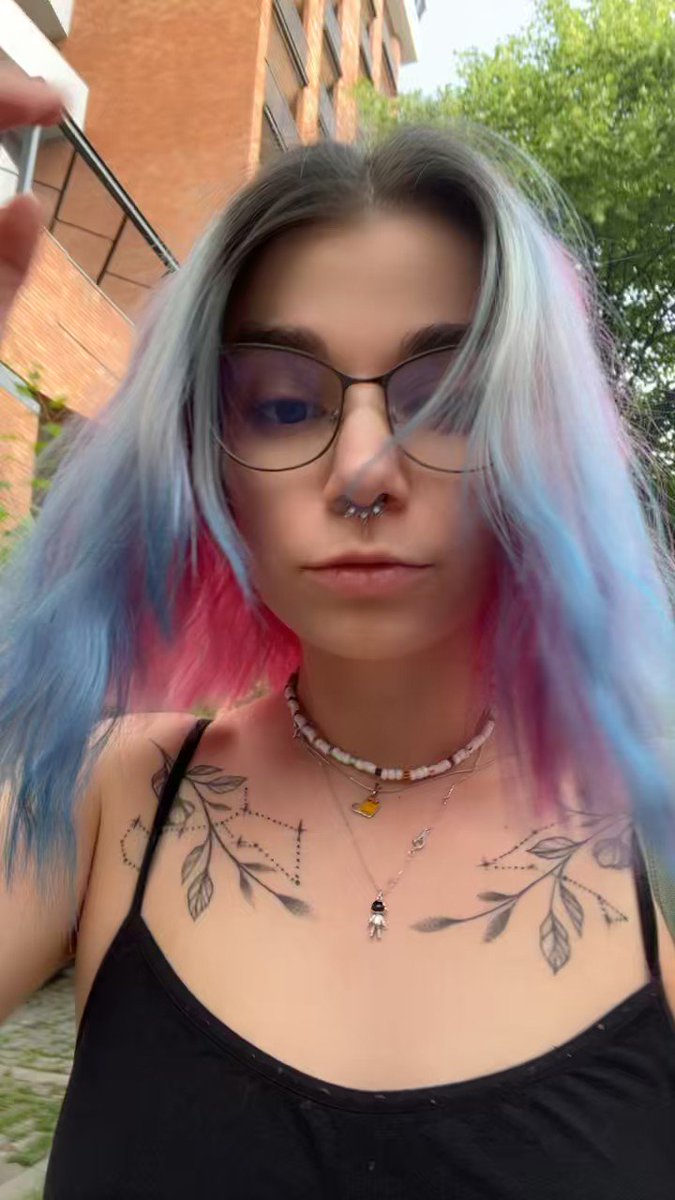 little satana on Twitter: "идёт"
