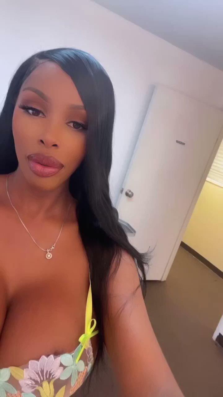 Lia Lovely on X: 
