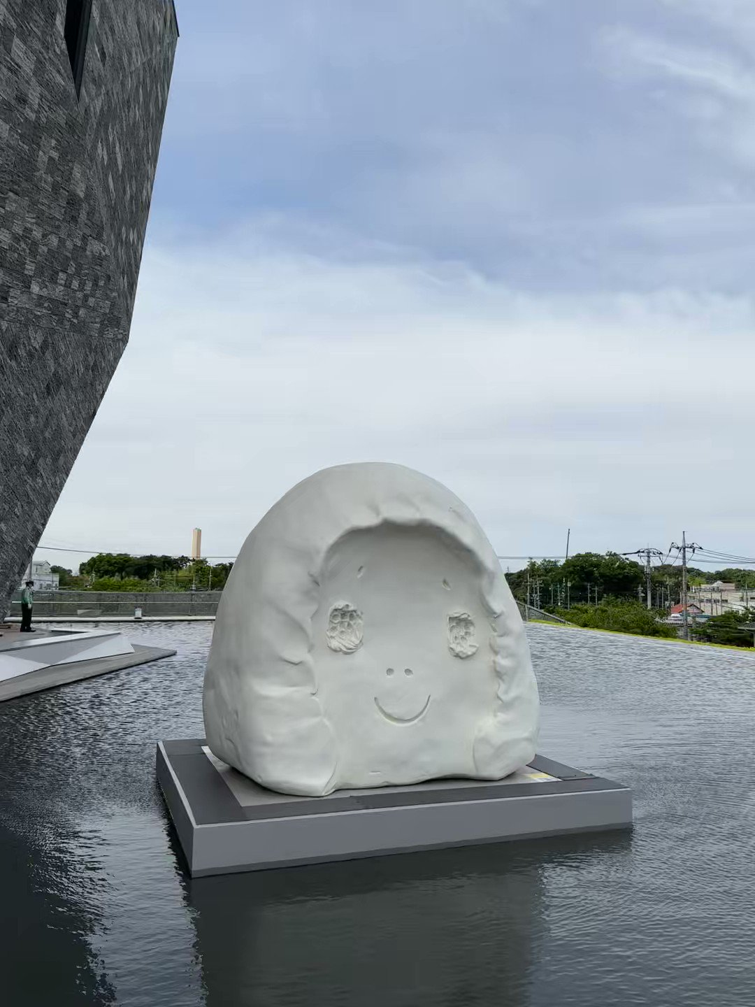 Tokyo Art Beat в X: „奈良美智の巨大作品《Peace Head》が角川