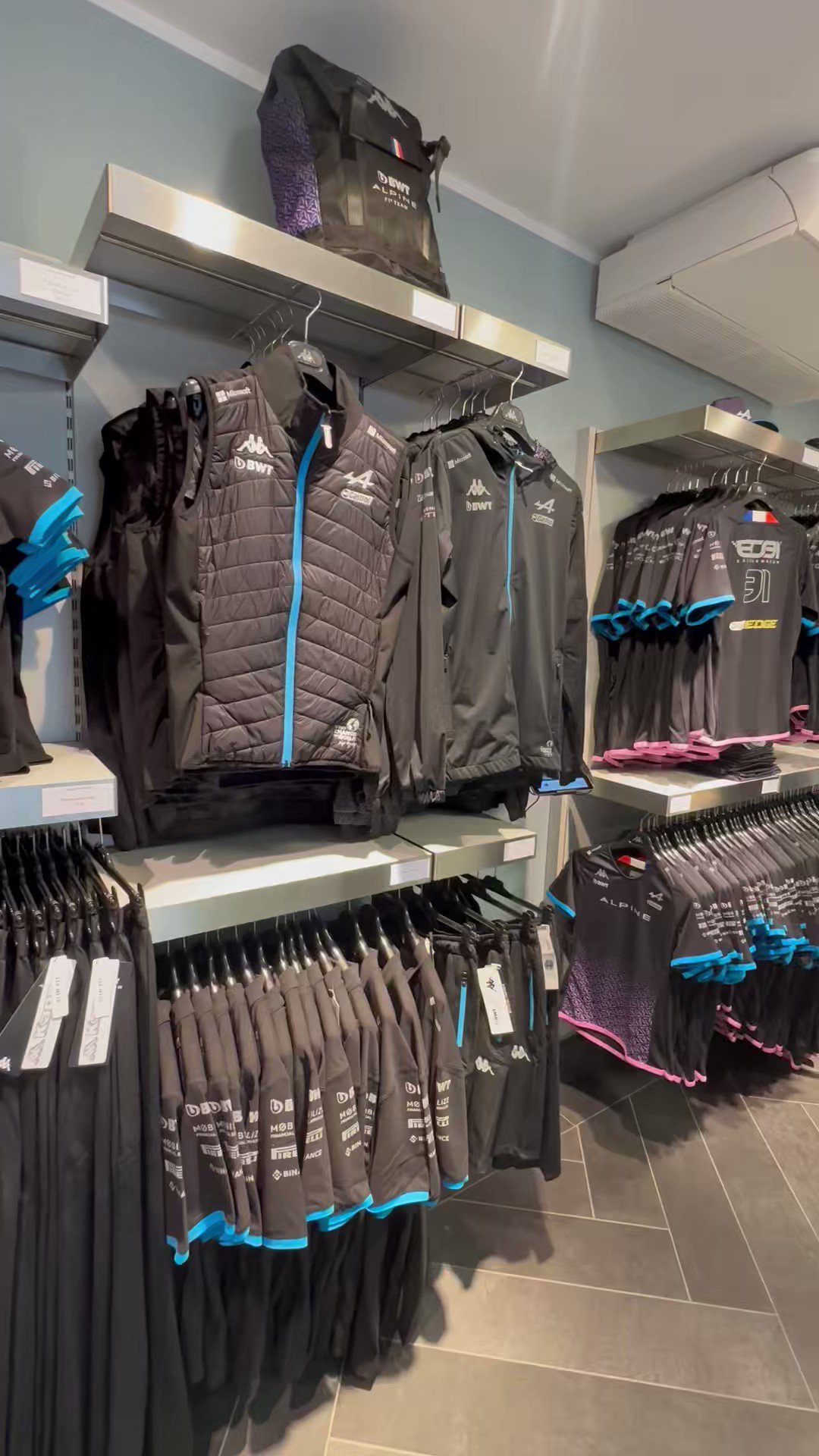 Hjælp Evakuering Maestro BWT Alpine F1 Team on X: "For this weekend only, visit Robe di Kappa for  all your BWT Alpine F1 Team merch 👕 🧢 📍 Rue Grimaldi 16, 98000 Monaco  #Alpine #MonacoGP | @