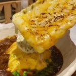 まさに天才の極み!？恵比寿駅近くにあるお店でオムライスにラクレットチーズをかけてもらおう!