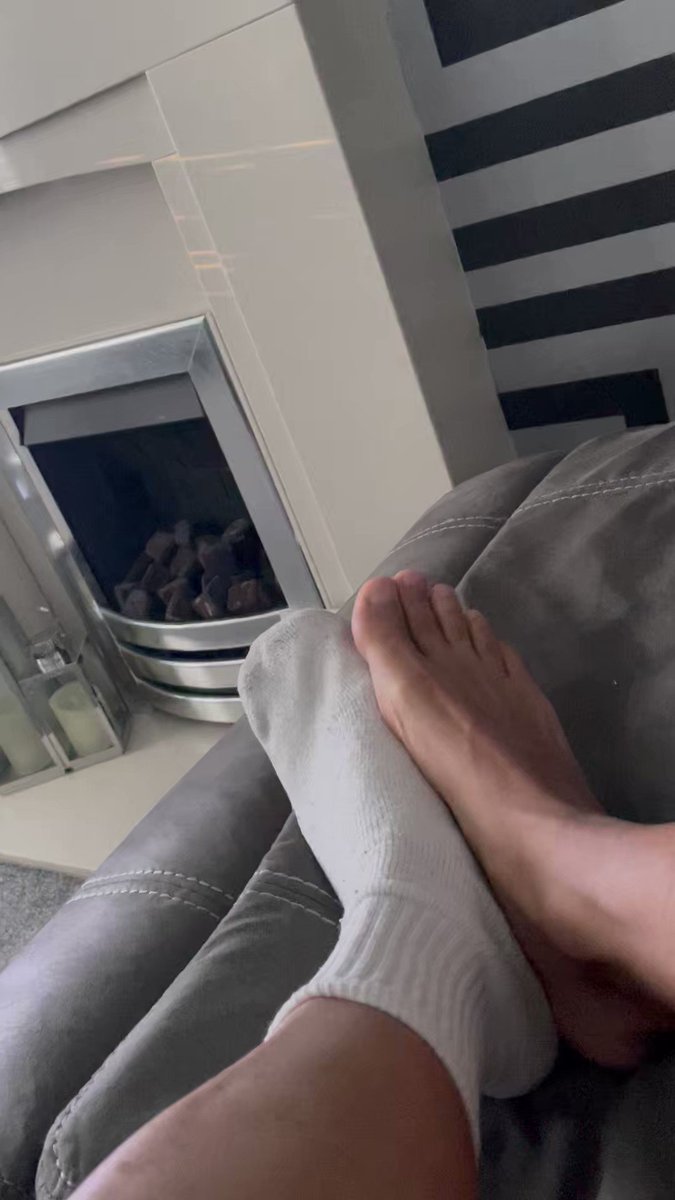 tyson-on-twitter-socks-on-or-off