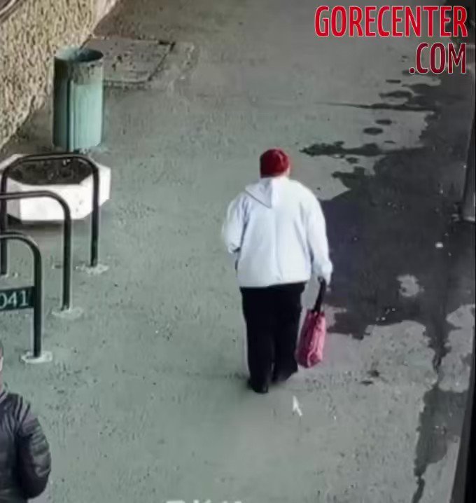 on Twitter "⚠️ ruSSia 🇷🇺 PSYCHO BRUTALLY ATTACKS RANDOM