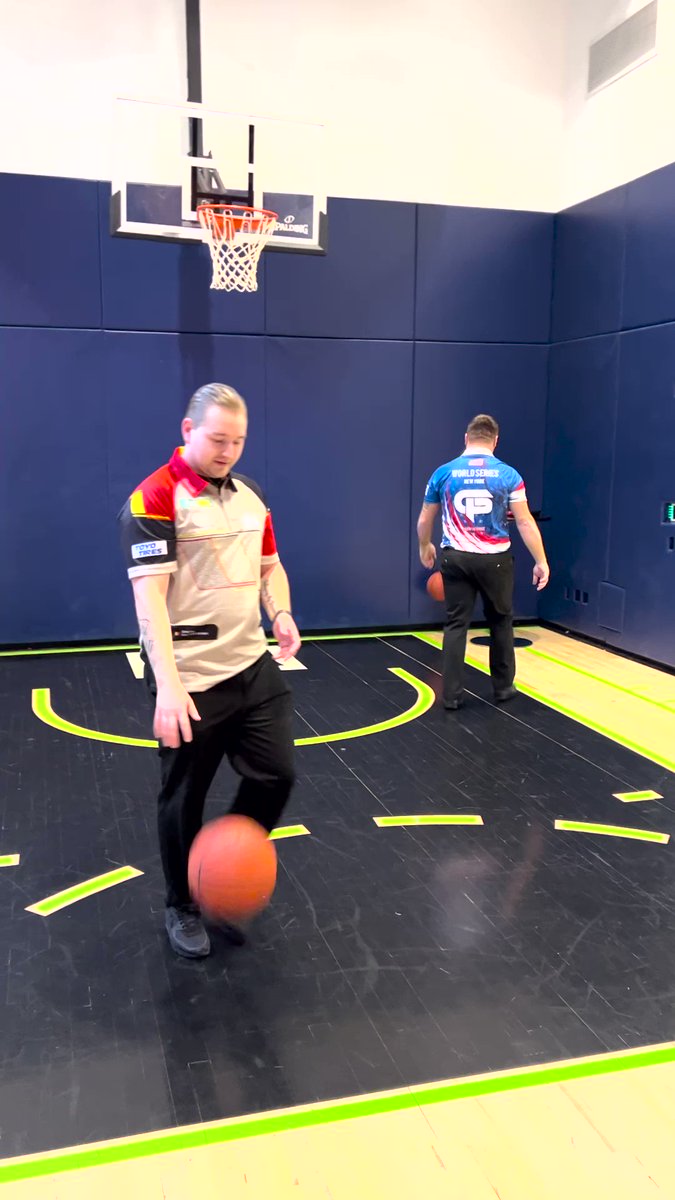 PDC Darts on Twitter "S̶t̶e̶p̶h̶ ̶C̶u̶r̶r̶y̶ Dimitri Van den Bergh! 🏀