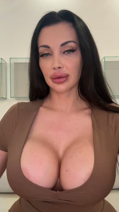 Join my Onlyfans page and communicate with me directly?https://t.co/ZMcOxs4bpM https://t.co/fRWjT2eA