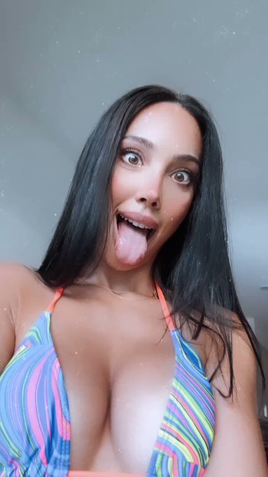 TW Pornstars - Scarlet Vas. The most retweeted pictures and videos for all  time