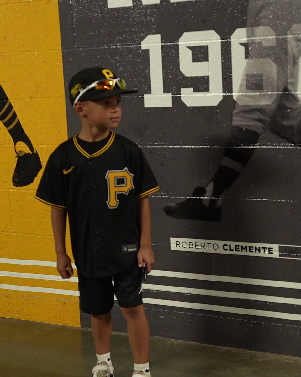 Pittsburgh Pirates on X: Cutch 🤝 Roberto Clemente III   / X