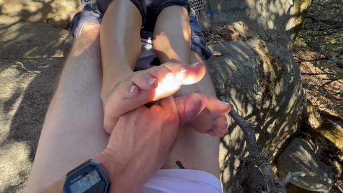 Went hiking and found a hot stranger at the end of the trail who let me play with her sweaty feet 🤤 Full