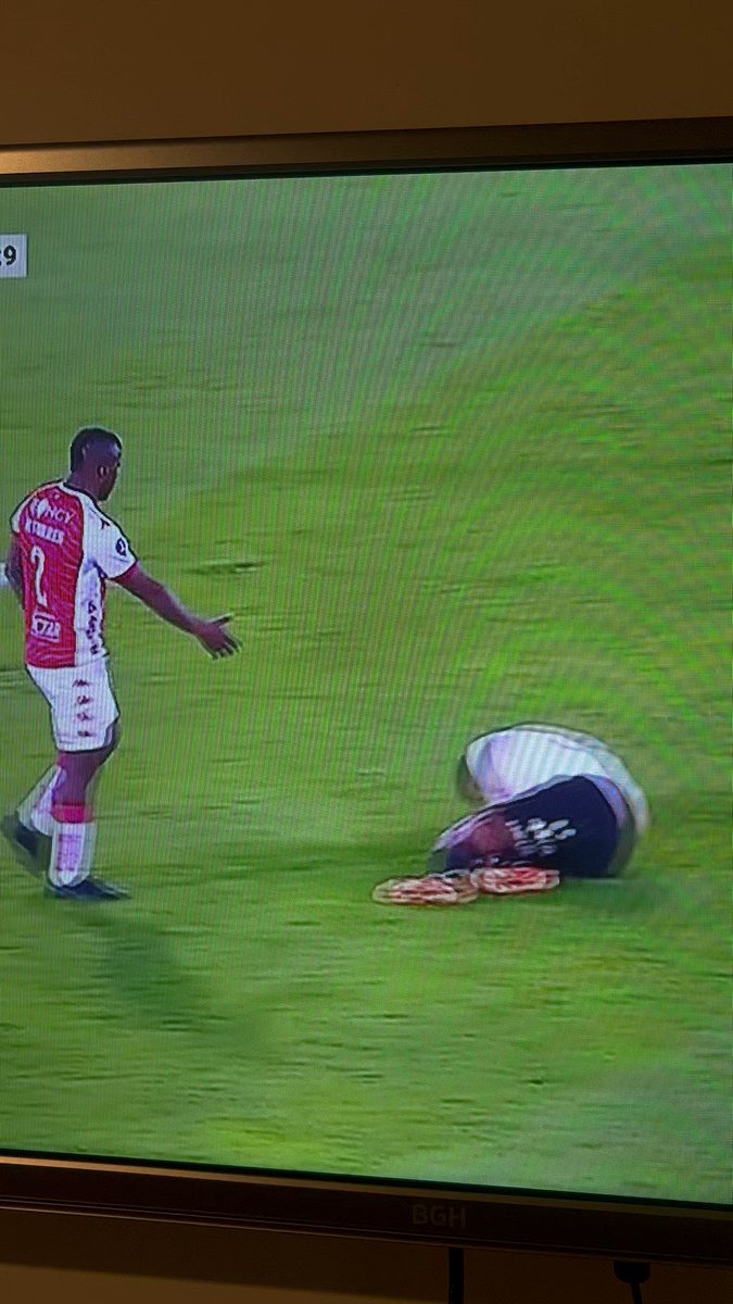 Out Of Context Football on Twitter