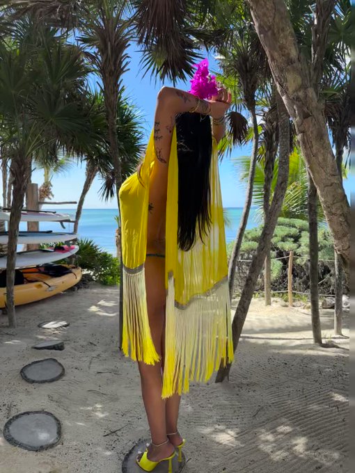 4+4=🥹🐥 https://t.co/QmnGO0Fc6r https://t.co/KGqcn2YABI