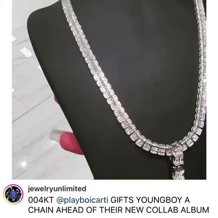 Daily Loud on Twitter "Playboi Carti gifts NBA YoungBoy a new chain to