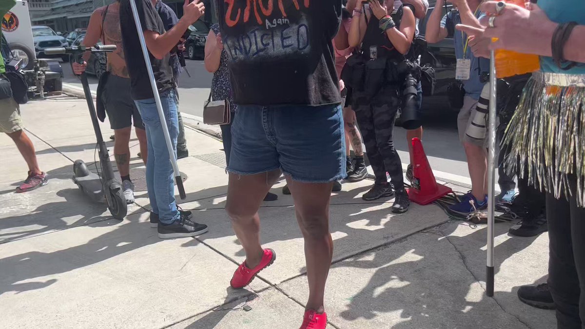 Naomi Feinstein on Twitter "“Trump’s a dick” now being chanted."