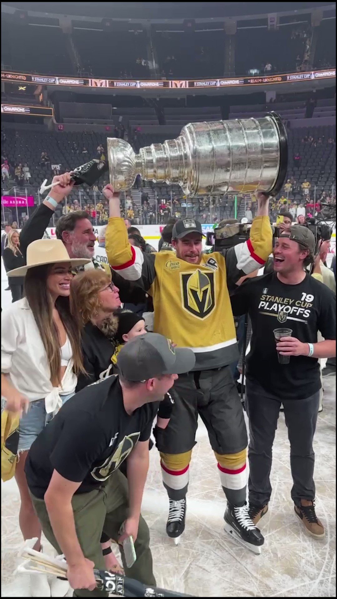 The GIST USA on X: BABY IN THE STANLEY CUP. WE REPEAT: BABY IN THE STANLEY  CUP! 😍🏆  / X