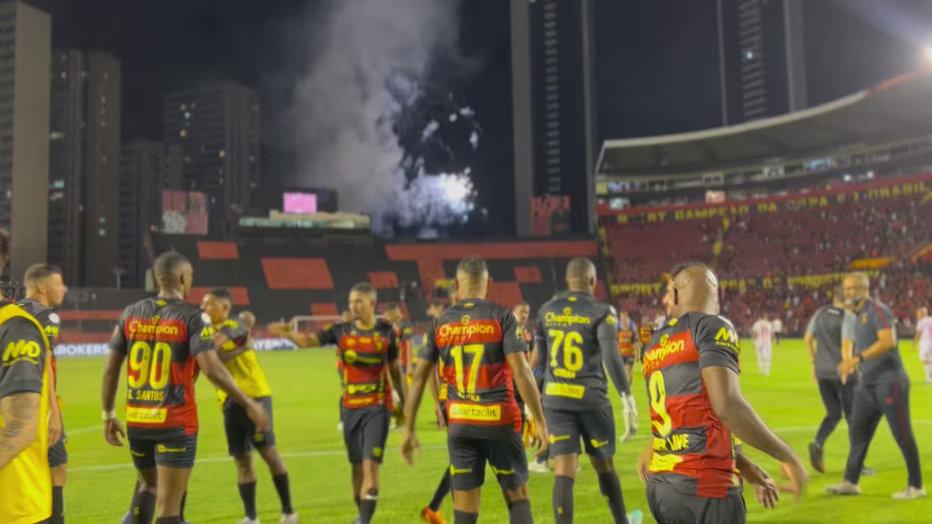 Sport Club do Recife on X: Ganhamos, seu Sidney! 🖤 Obrigado por ser Sport  e encantar gerações ao seu redor. Bom descanso e nossos sentimentos a toda  a família. / X