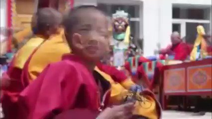 Цэцэг on Twitter: "Гандангаас хөөгдөөгүй бол зөв лам болох хүү байжээ ...