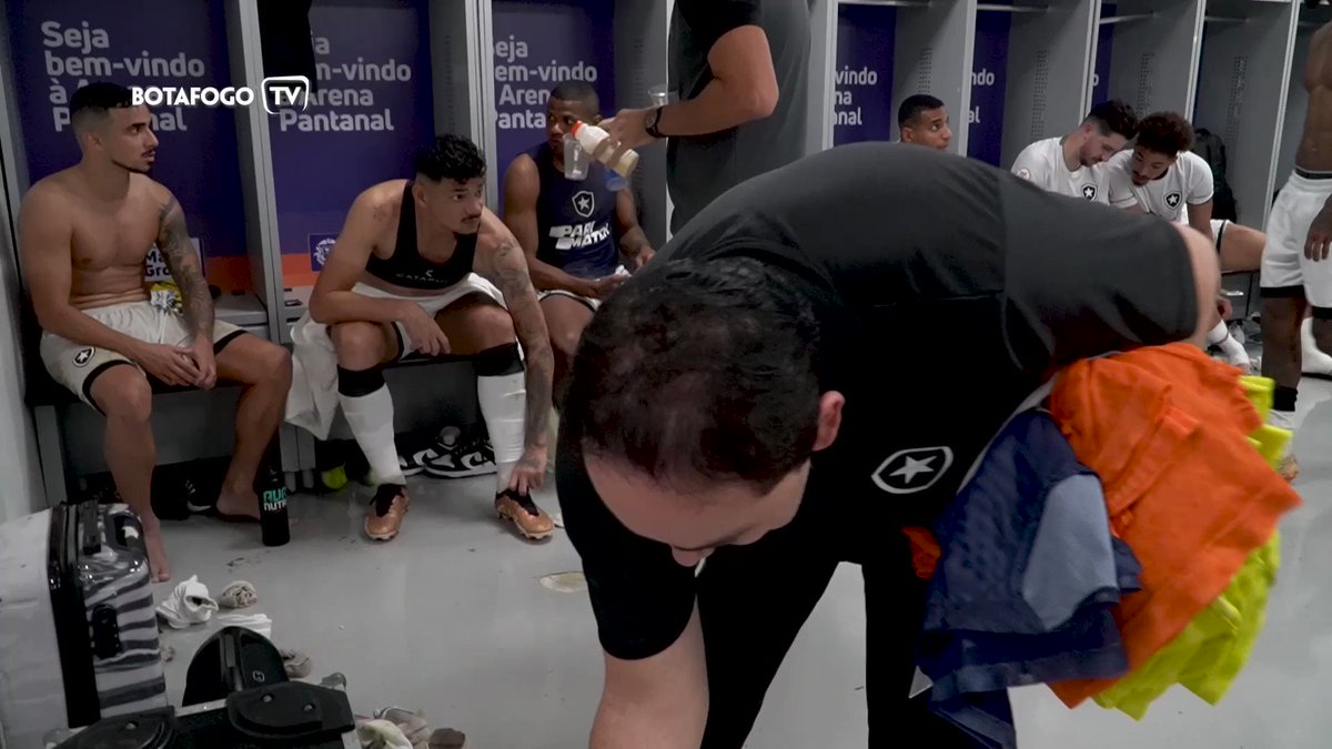 Botafogo F.R. on X: Roupeiro do Fogão há 23 anos, Zé comemorou o  aniversário feliz da vida ontem. 🔥🥳 #VamosBOTAFOGO Assista aos bastidores  na Botafogo TV:   / X